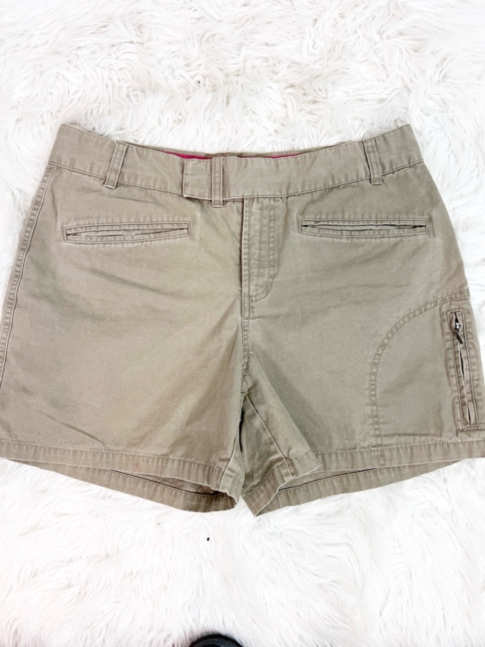 COLUMBIA KHAKI FLAT FRONT SHORTS WITH ZIPPER POCKET WOMENS SZ 14 - Picture 6 of 6